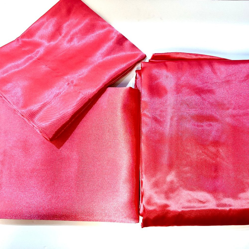 Vintage 3-piece Urban Outfitters Pink/Magenta Satin Sheet Set - Queen